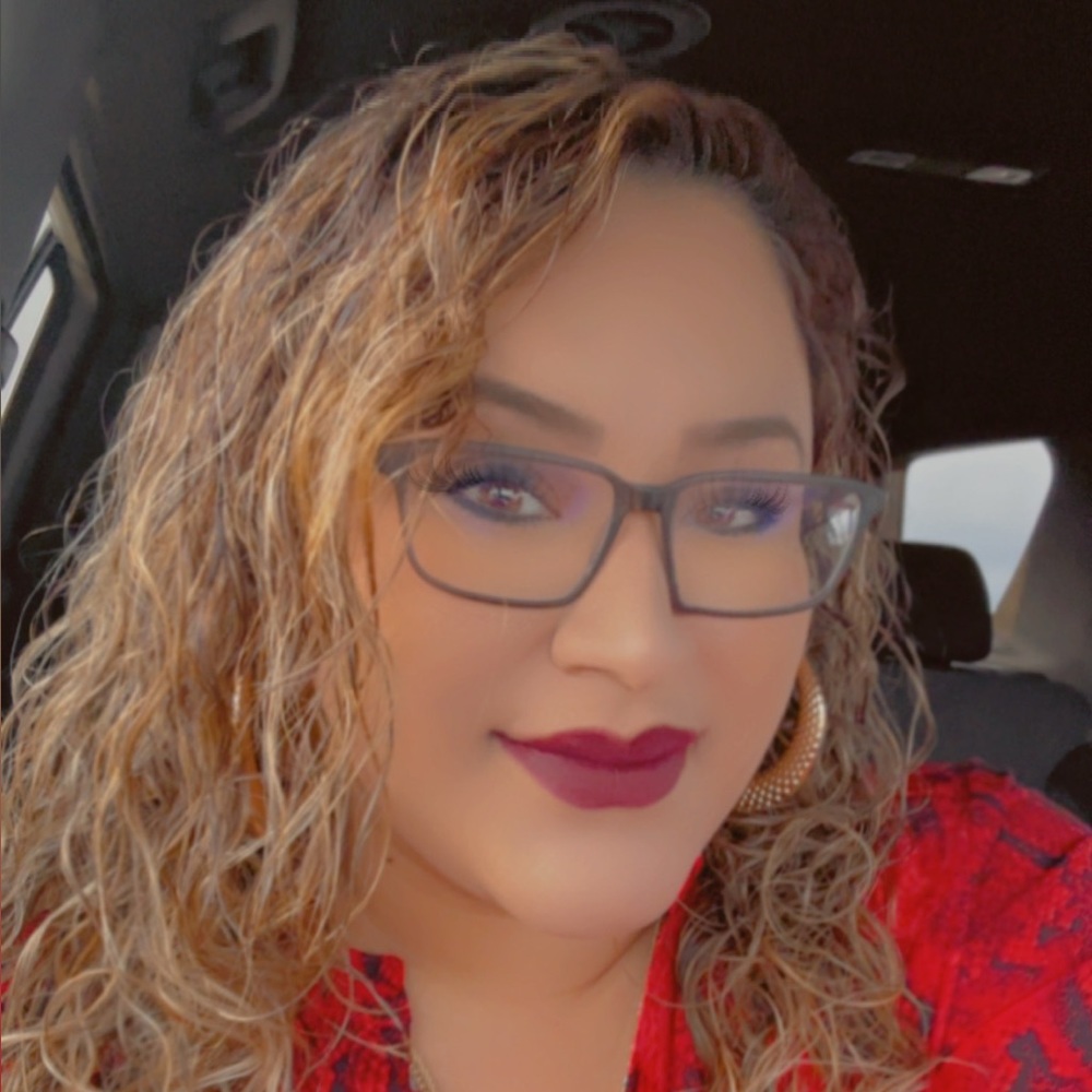 Meet your Posher, Perla